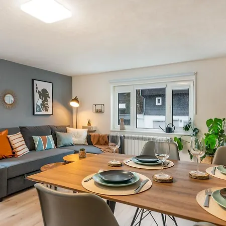 Treehouse For 14 People- Indoor Playground - Ssc - Shared House&garden Вінтерберг