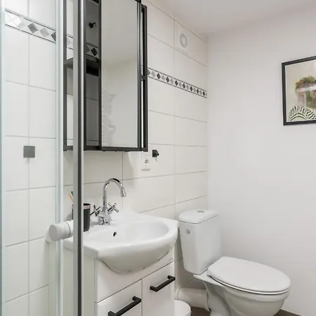 Будинок відпочинку Treehouse For 14 People- Indoor Playground - Ssc - Shared House&garden