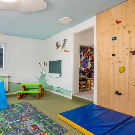 Treehouse - Kids Paradise - 3 - - Ssc *