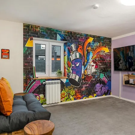 Holiday home Treehouse For 14 People- Indoor Playground - Ssc - Shared House&garden