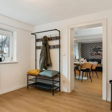 Treehouse For 14 People- Indoor Playground - Ssc - Shared House&garden Будинок відпочинку *