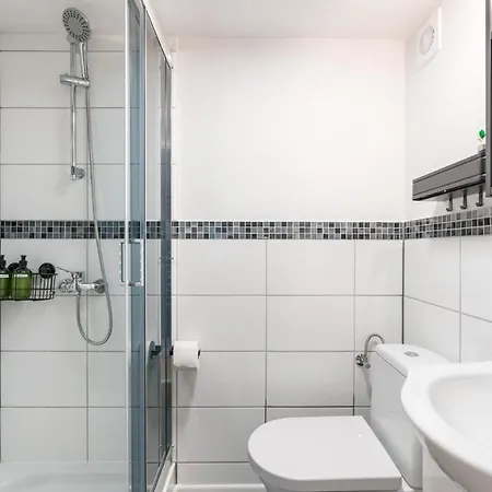 Holiday home Treehouse For 14 People- Indoor Playground - Ssc - Shared House&garden *