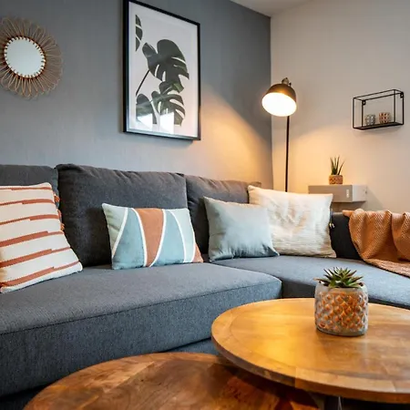 Treehouse For 14 People- Indoor Playground - Ssc - Shared House&garden Будинок відпочинку