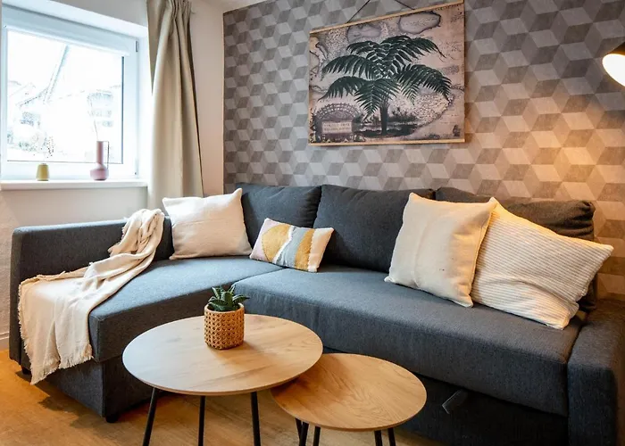 Treehouse For 14 People- Indoor Playground - Ssc - Shared House&garden Holiday home *